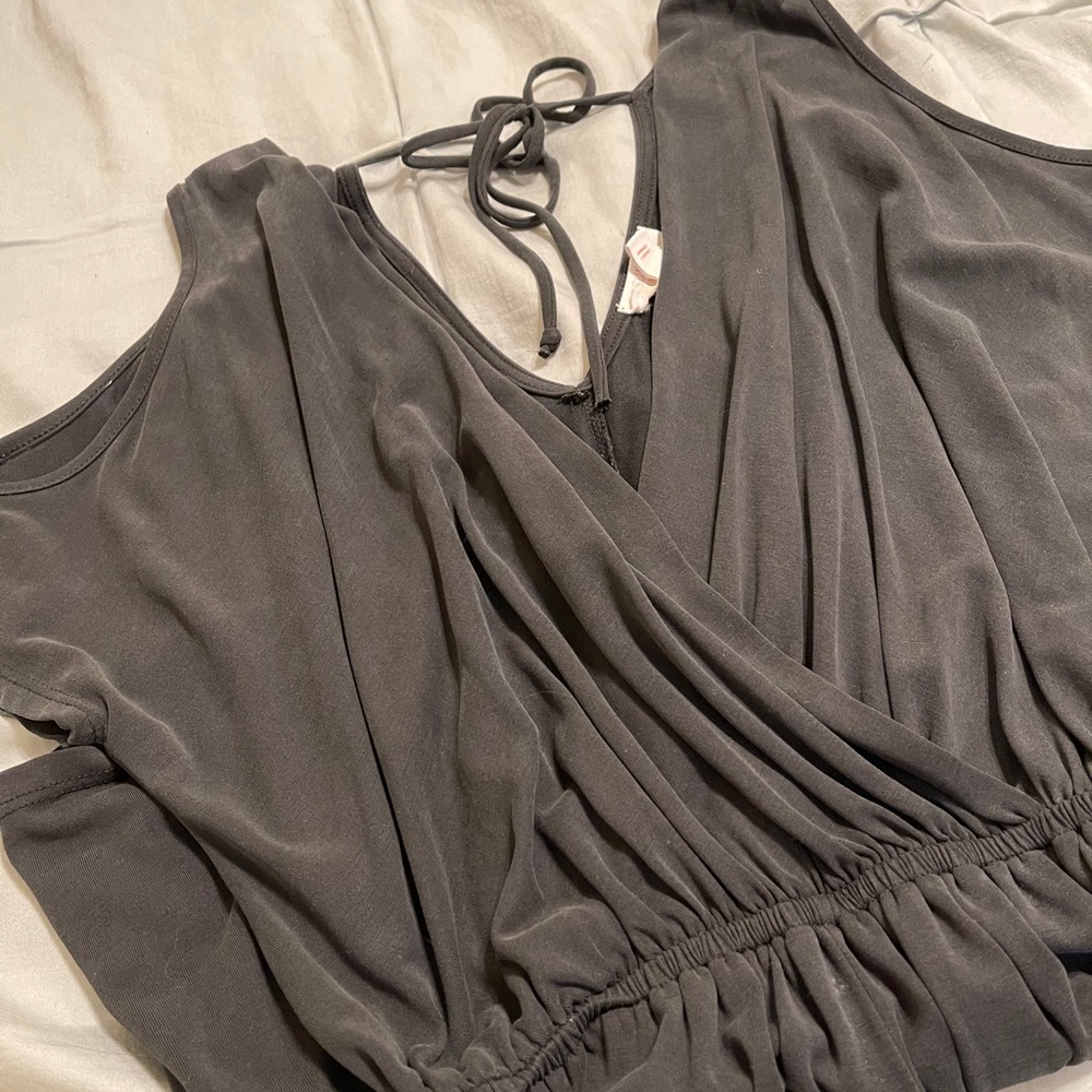 Short romper. - Picture 2 of 4